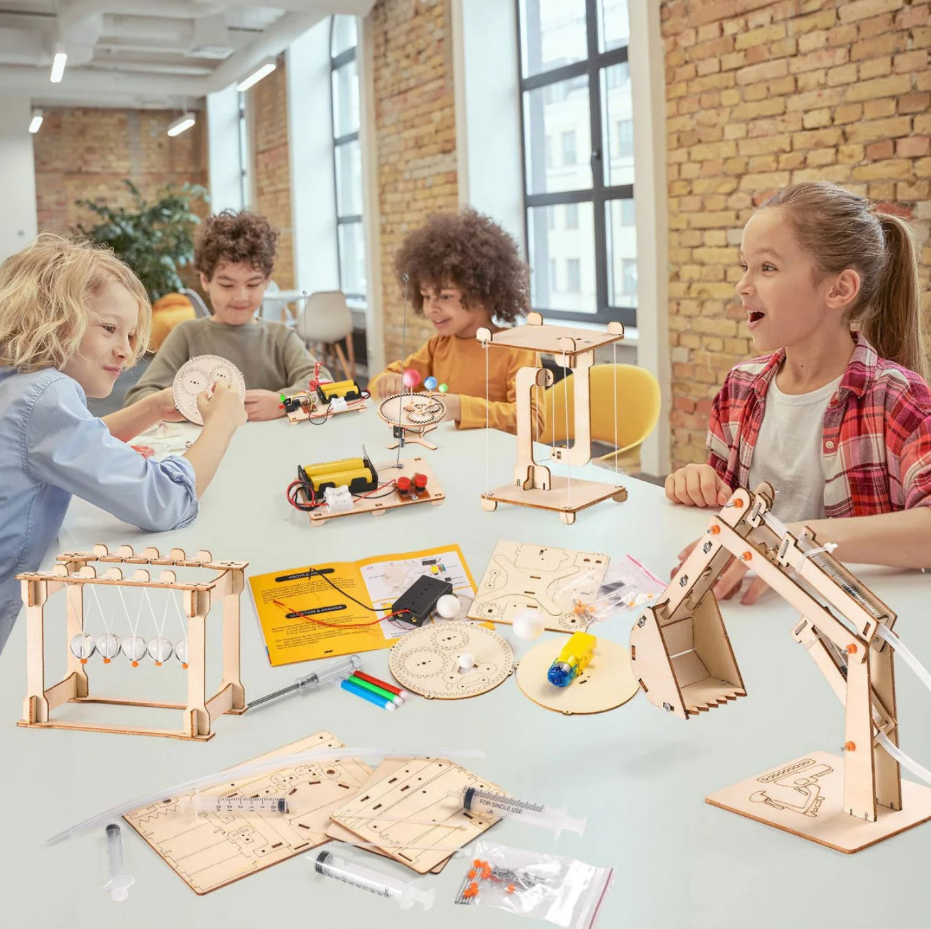 Kids’ Craft & STEM