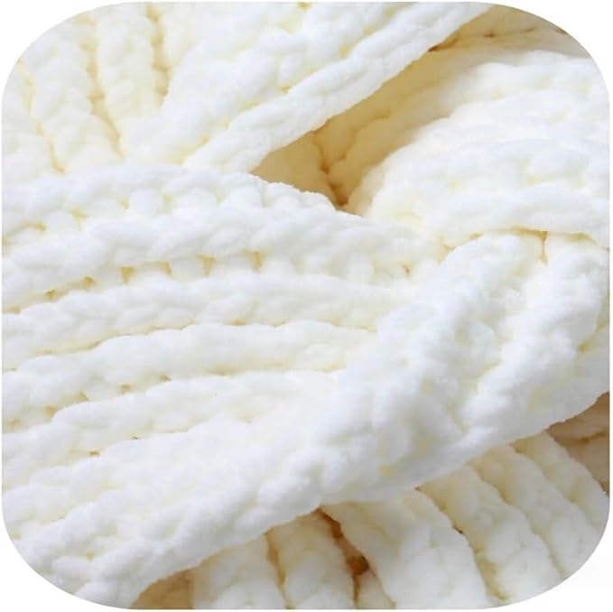 Ygakrkreit Warm Thick Scarf Knitting Kit - 4pcs Yarn + Knitting Tools + Bear Pattern Accessories, Adult DIY Craft Kit, Arts & Crafts Supplies, Ideal Handmade Gift (1 Set)(红色)