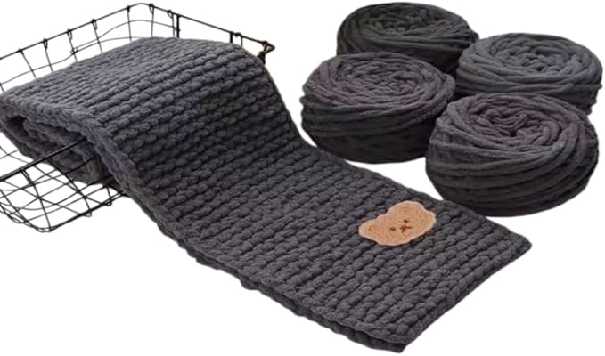 Ygakrkreit Warm Thick Scarf Knitting Kit - 4pcs Yarn + Knitting Tools + Bear Pattern Accessories, Adult DIY Craft Kit, Arts & Crafts Supplies, Ideal Handmade Gift (1 Set) (灰色)