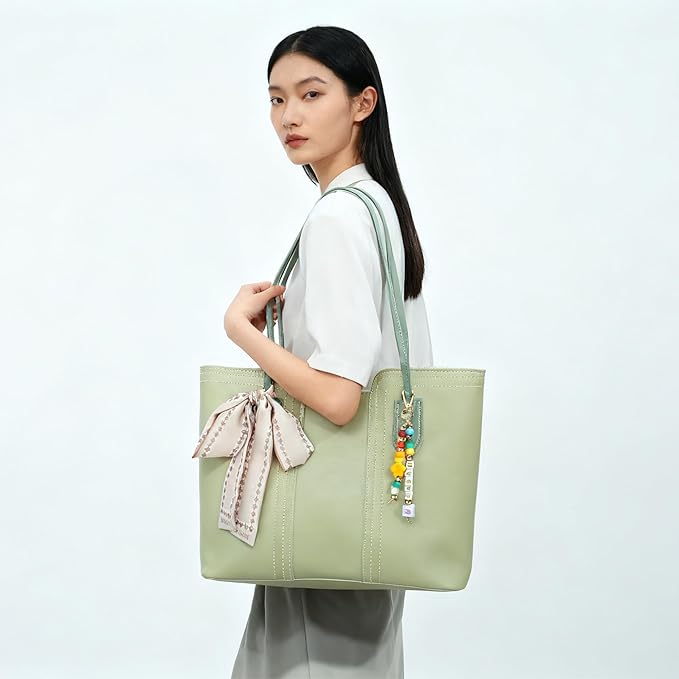 MYCUTEY 421Pcs DIY Keychain Making Kit - Beaded Keychain & Bag Charm Craft Supplies with Colorful Beads, Cords and Acrylic Heart Flower Charms for Kids, Personalized Alphabet A-Z Name Making Kit Gifts