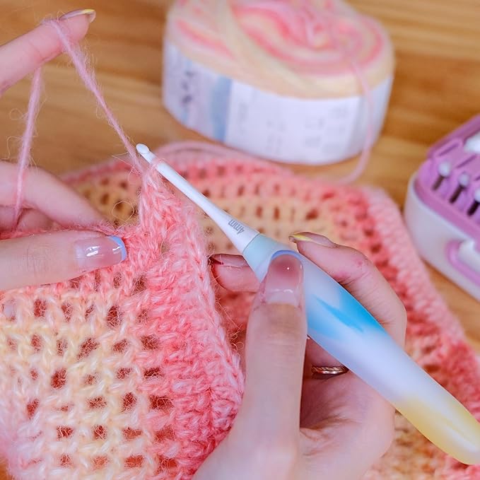 10-Size Interchangeable Crochet Hook Set – Ergonomic Jelly-Grip Handle, Extra Long, 15pcs Pre-Included Accessories, Portable Case