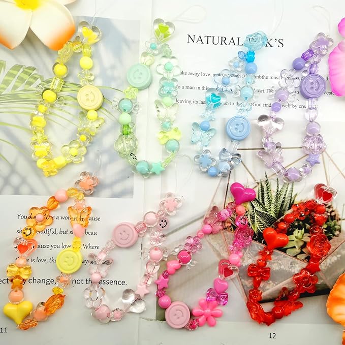 560pcs Acrylic Red Heart Star Butterfly Pastel Candy Color Assorted Beads for Bracelets Jewelry Making Necklaces DIY Crafts