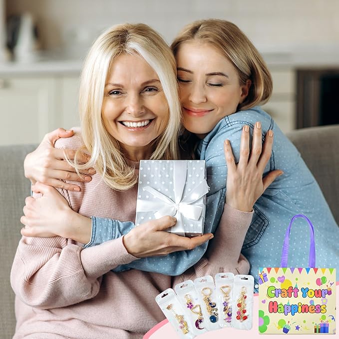 VvLons 375Pcs Lip Gloss Keychain Making Kit, Keychain Making Kit Including 153 Charms 15 Clips 20 Extender Chain, Jewelry Making Kit for Bags Keychains Christmas Gifts