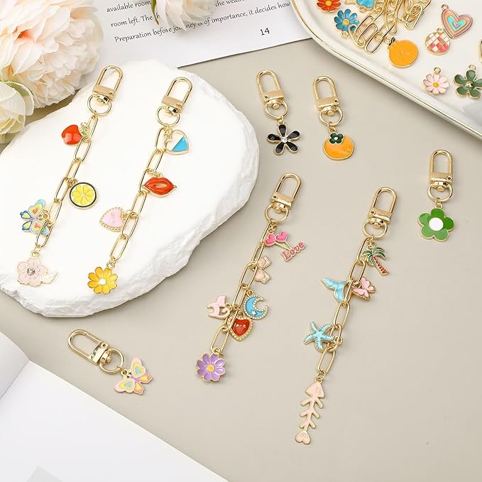 AUGSUN 189Pcs Keychain Making Kit, Charm Jewelry Chain Making Crafts Including 60 Charms 12 Keychain Clips Hooks 15 Extender Chains 100 Jump Ring and Jewelry Plier for Crafts Accessories