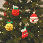 minimal beee Beginner Crochet Kit for Christmas– 4-Piece Santa & Stockings Set with Easy Peasy Yarn, Ergonomic Crochet Hooks, Video Tutorials, DIY Holiday Decor for Adults