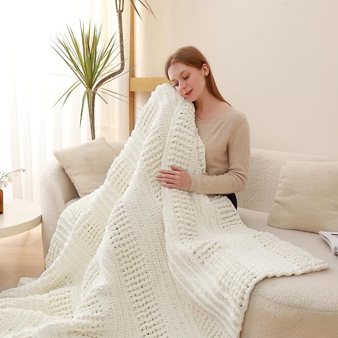 #6 Super Bulky Blanket Yarn for Crocheting - 4 Skeins(Each 10.5oz/300g, 220yds/201m), Chunky Chenille Thick Plush Big Soft Yarn for Crocheting Knitting Blankets, Cream