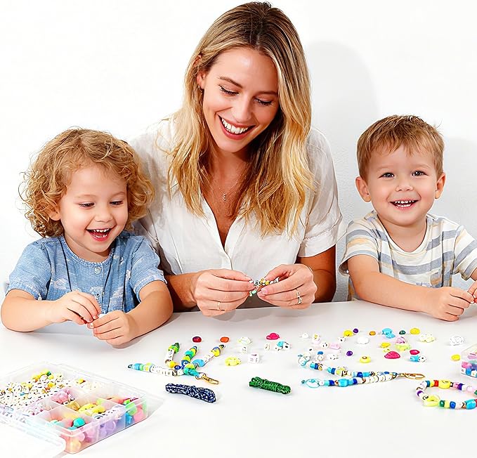 MYCUTEY 421Pcs DIY Keychain Making Kit - Beaded Keychain & Bag Charm Craft Supplies with Colorful Beads, Cords and Acrylic Heart Flower Charms for Kids, Personalized Alphabet A-Z Name Making Kit Gifts