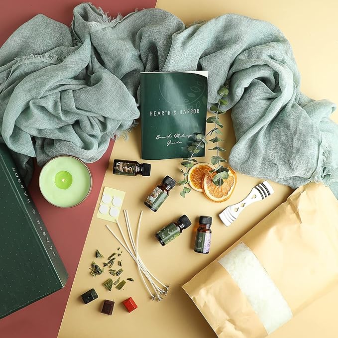 Hearth & Harbor Organic Soy Candle Wax for Candle Making, 2 lbs Natural Candles Making Supplies, Beeswax-Free, Paraffin-Free, Pure Soy Wax Flakes Perfect for Candles, Tealights and Melts