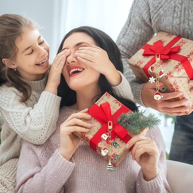 AUGSUN 189Pcs Christmas Keychain Making Kit, Charm Making Crafts Including 60 Christmas Charms 12 Keychain Clips Hooks 15 Extender Chains 100 Jump Ring and Jewelry Plier for Holiday Gifts