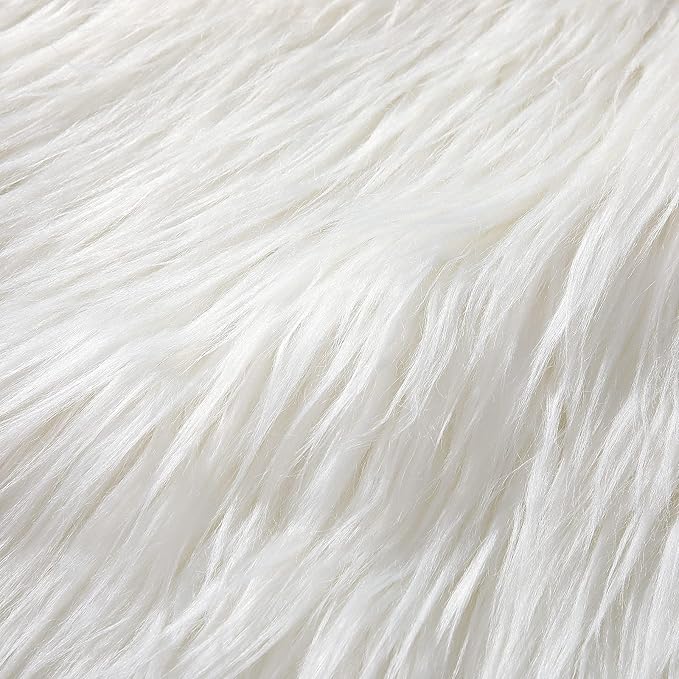 Tatuo 60 x 18 Inch White Faux Fur Fabric Halloween Fluffy Fuzzy Craft Fake Fur Cuts Shaggy Synthetic Plush Patch Sewing DIY Winter Christmas Costume Gnome Beard Miniature Dolls Rugs Mats Gift